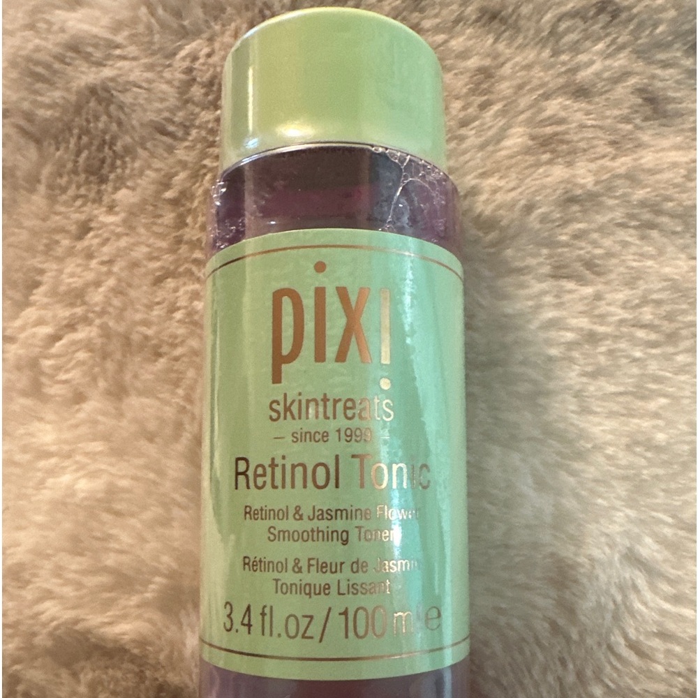 NWT PIXI Skintreats Glow Tonic Exfoliating Tonic 5% Glycolic Acid (100mL)